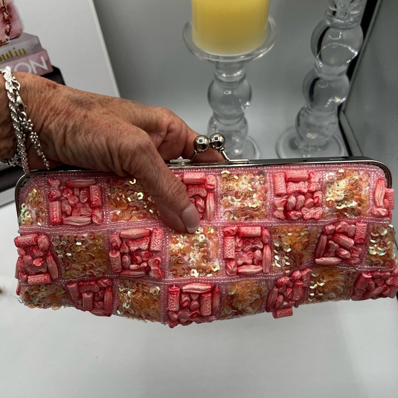 Handbags - Beaded Pink Sequin Kisslock Clutch